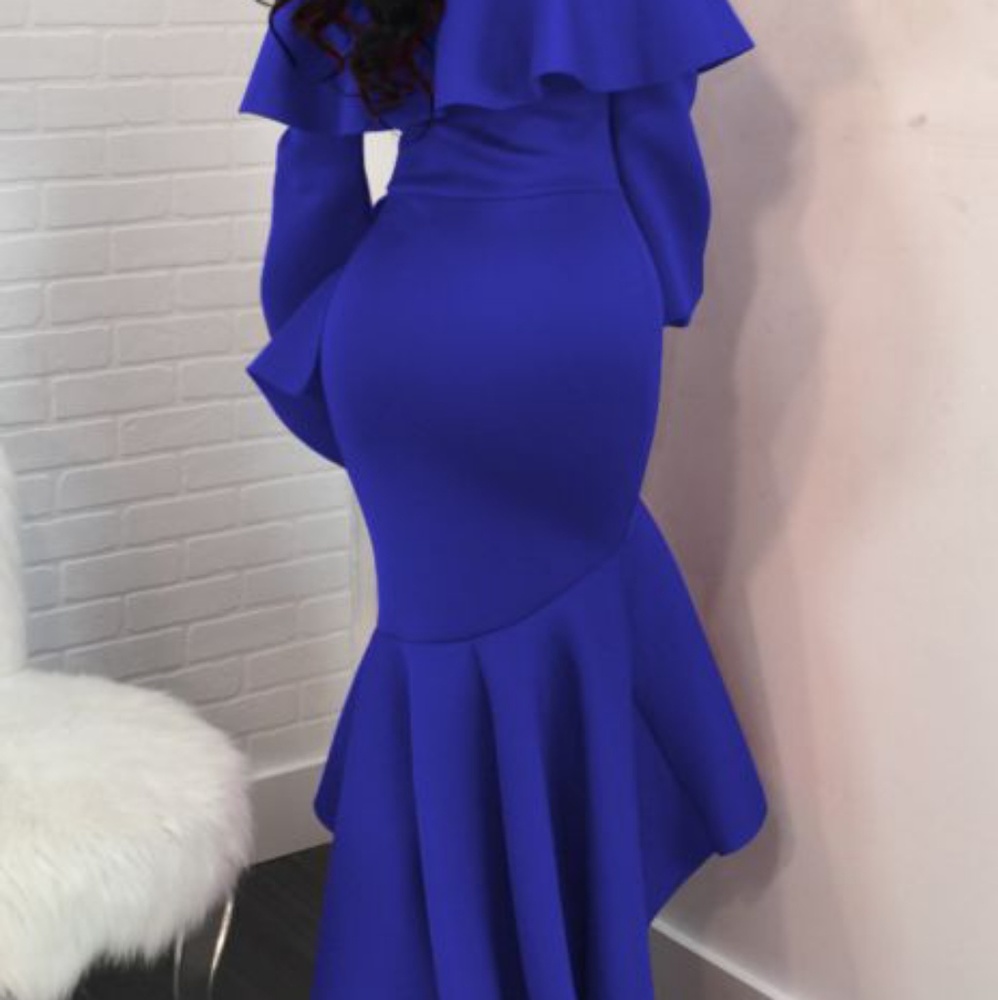 blue dress